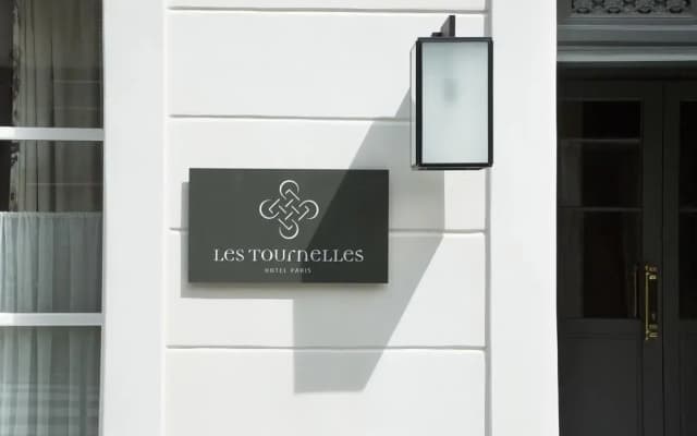 Les Tournelles