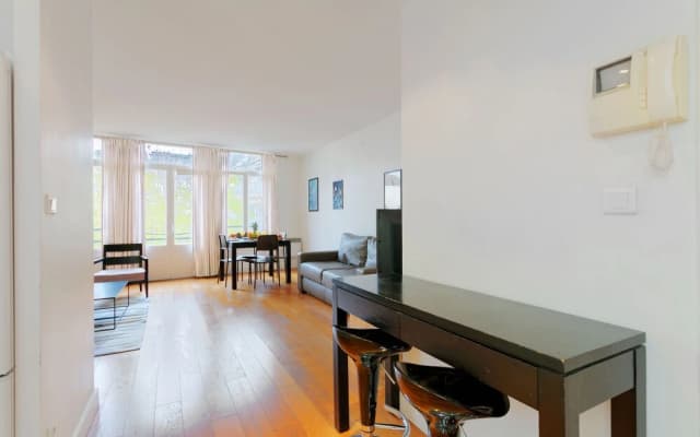 Parc Monceau - Courcelles Apartment