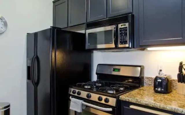 Luxury Apartment Near The Grove