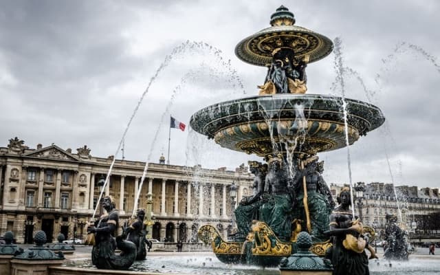 Charming Parisian Apartment Near The Eiffel Tower Apartments