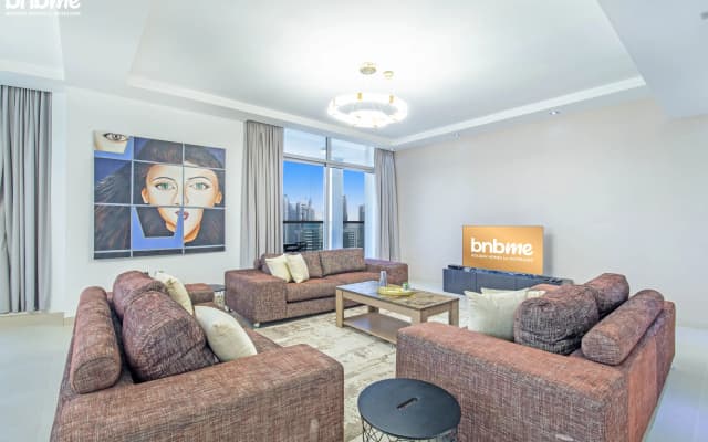 Luxury Penthouse with Marina and Sea Views|bnbme-2301 Apartments